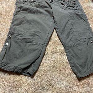 Green women’s capris. Size 12